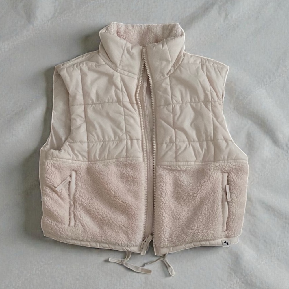Women’s Cropped Cream Quilted Vest